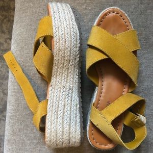 American Eagle yellow platform sandals